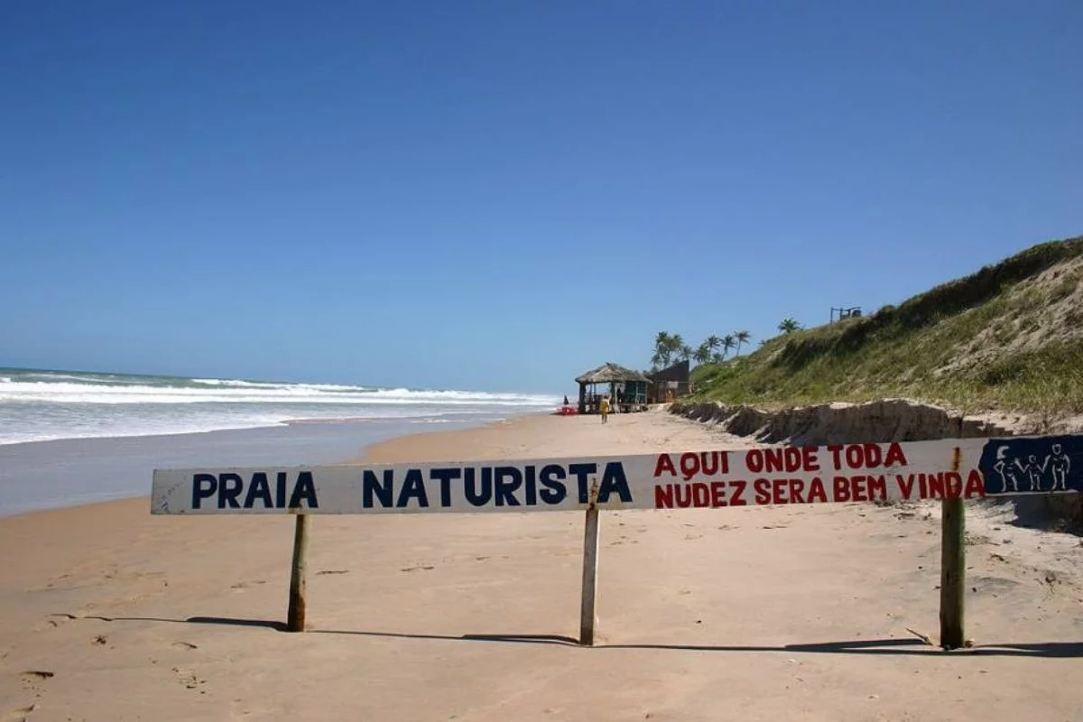 8 Praias de nudismo no Brasil para serem curtidas no verão